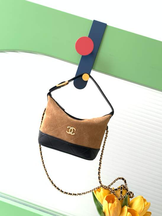 Picture of Chanel Handbags _SKUfw239880043fw